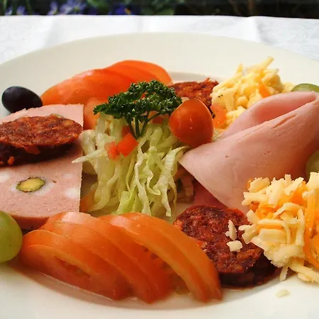 Garnish House