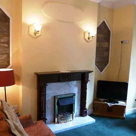 Garnish House 3* Cork