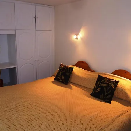 Garnish House 3* Cork
